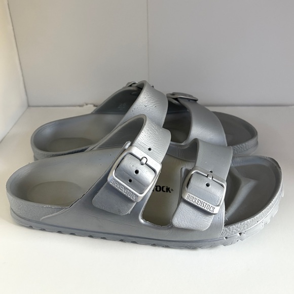 🩶BIRKENSTOCK ARIZONA Metallic Silver Sandals with Buckle Straps Size US6🩶 - Picture 8 of 14